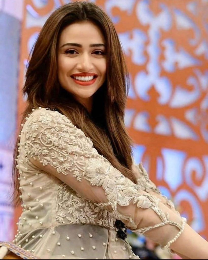 Sana Javed Looks Elegant In Latest Pictures