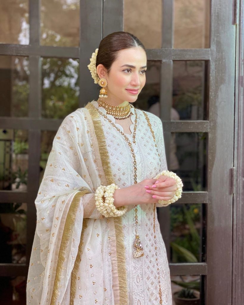 Sana Javed Looks Elegant In Latest Pictures