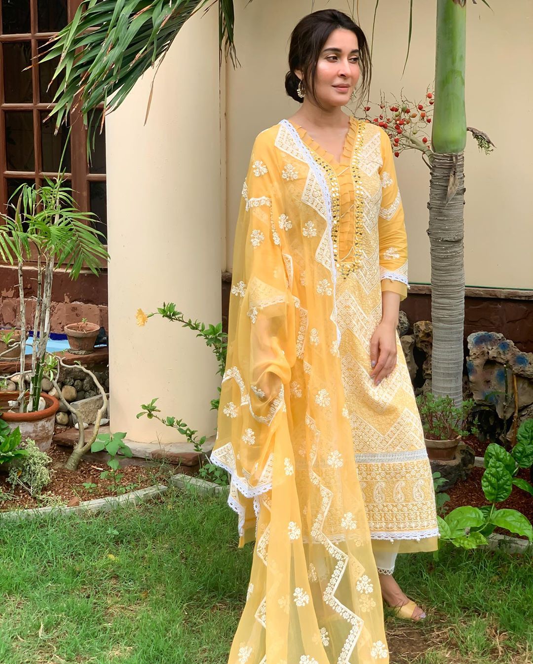 Dr.Shaista Lodhi Looking Gorgeous in her Latest Pictures | Reviewit.pk