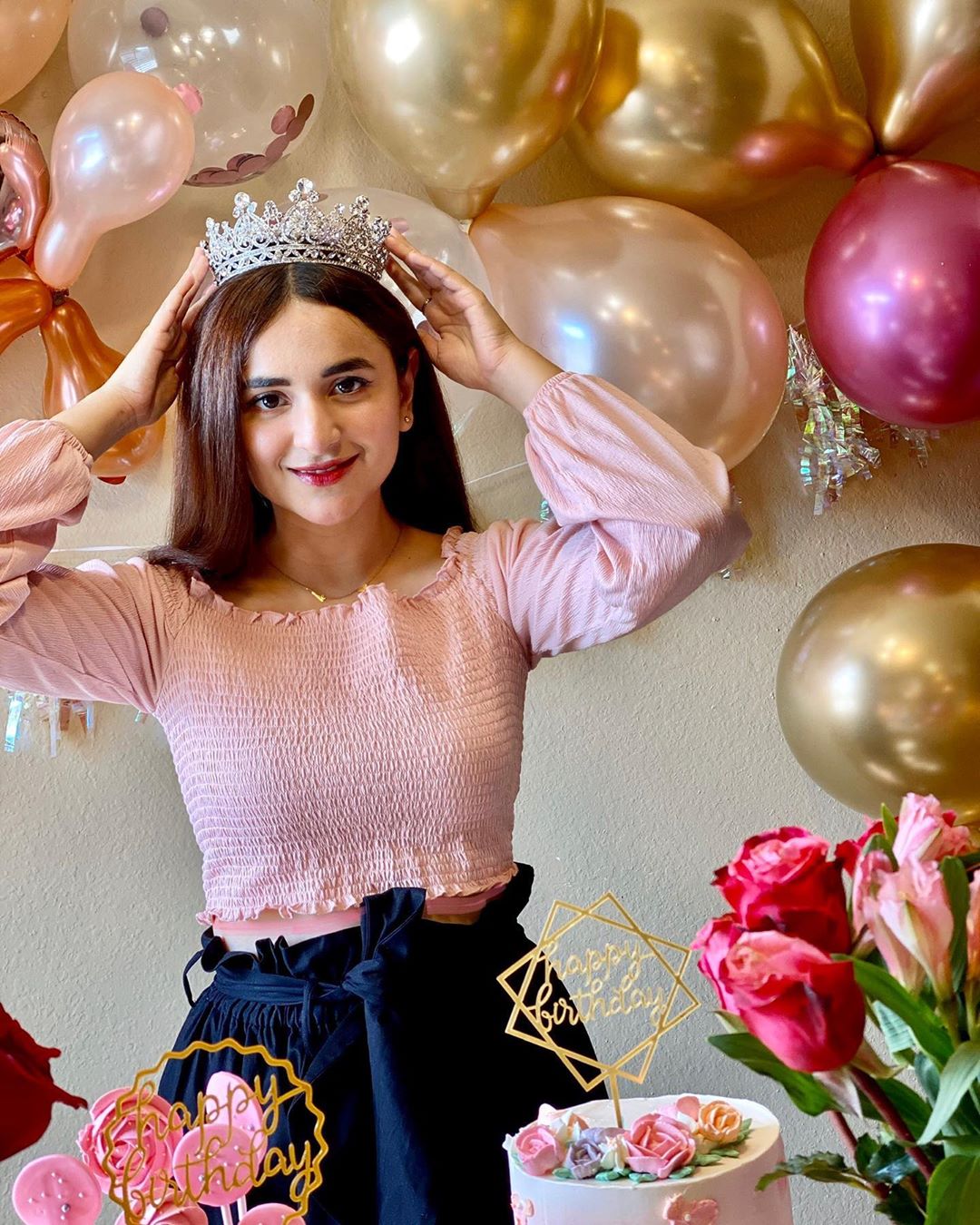 Yumna Zaidi Looking Gorgeous on her Birthday Pictures 