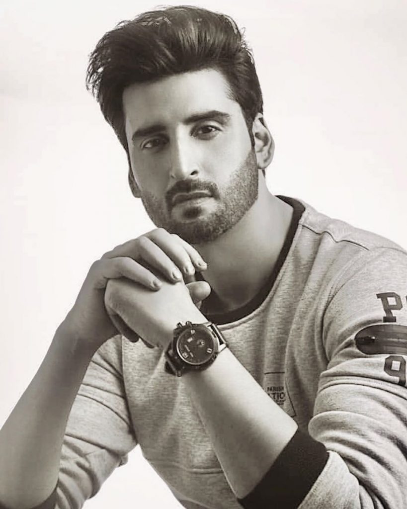 Delightful Poses of Agha Ali That Depict Perfection!