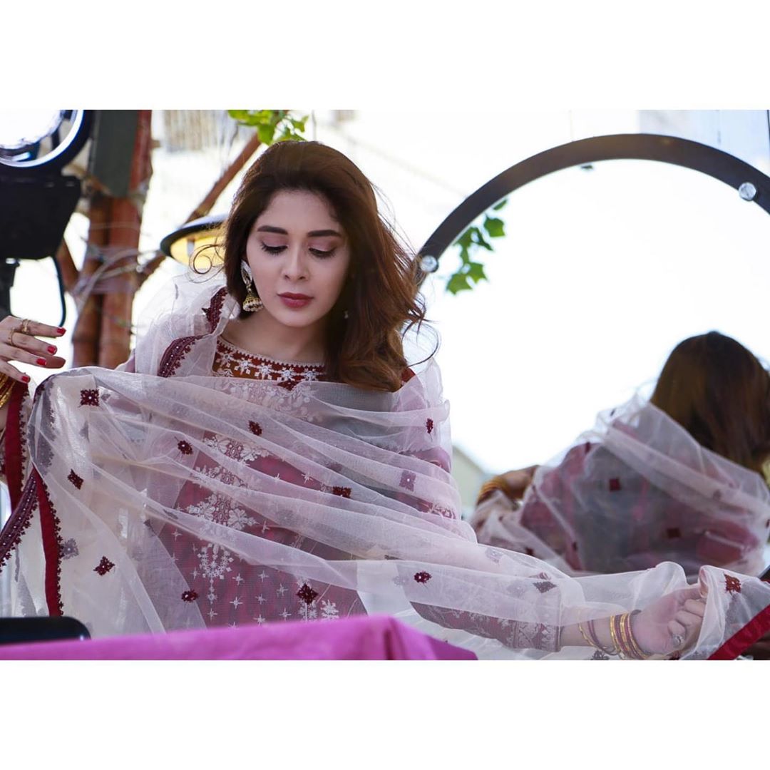 Hajra Yamin and Azekah Daniel Pictures from the Sets Tera Ghum or Hum
