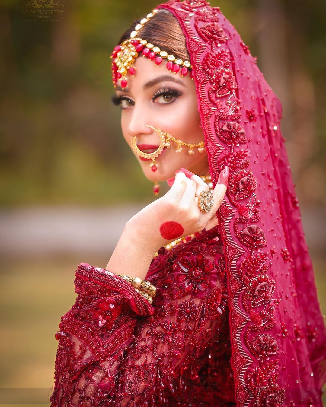Bridal Photo Shoot of Gorgeous Kinza Hashmi | Reviewit.pk