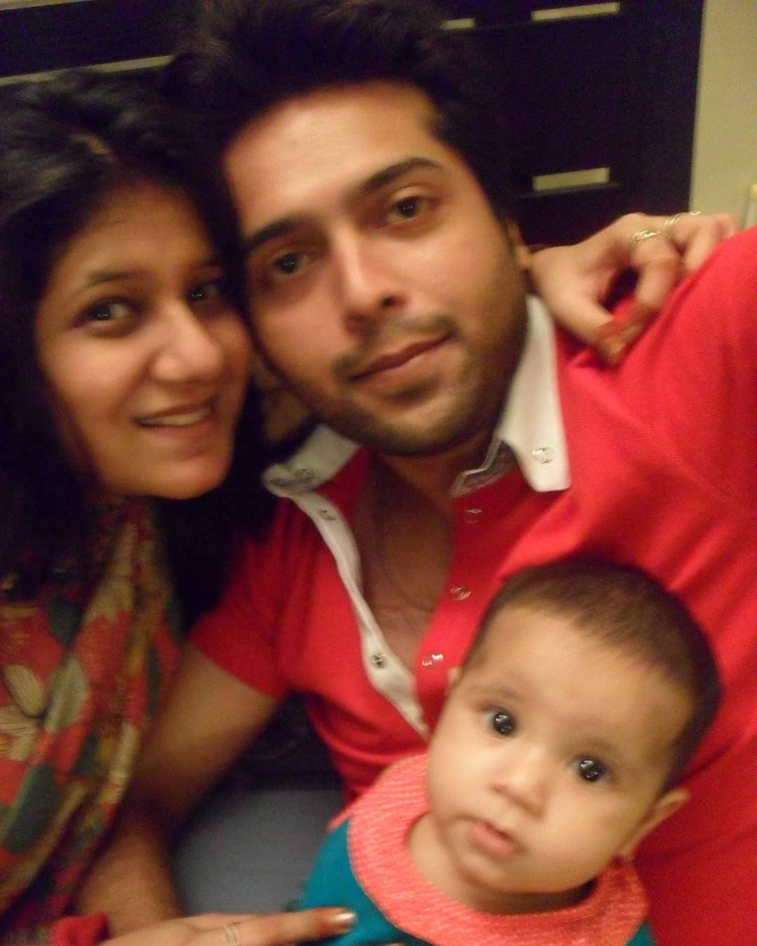 Complete Family Pictures of Sana Fahad and Fahad Mustafa | Reviewit.pk