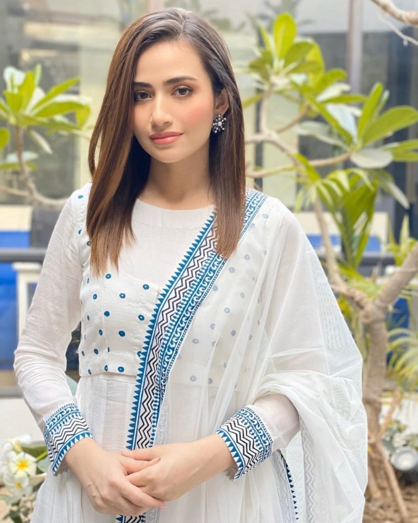 Eastern Outfits of Sana Javed You might Consider for EID - 2020