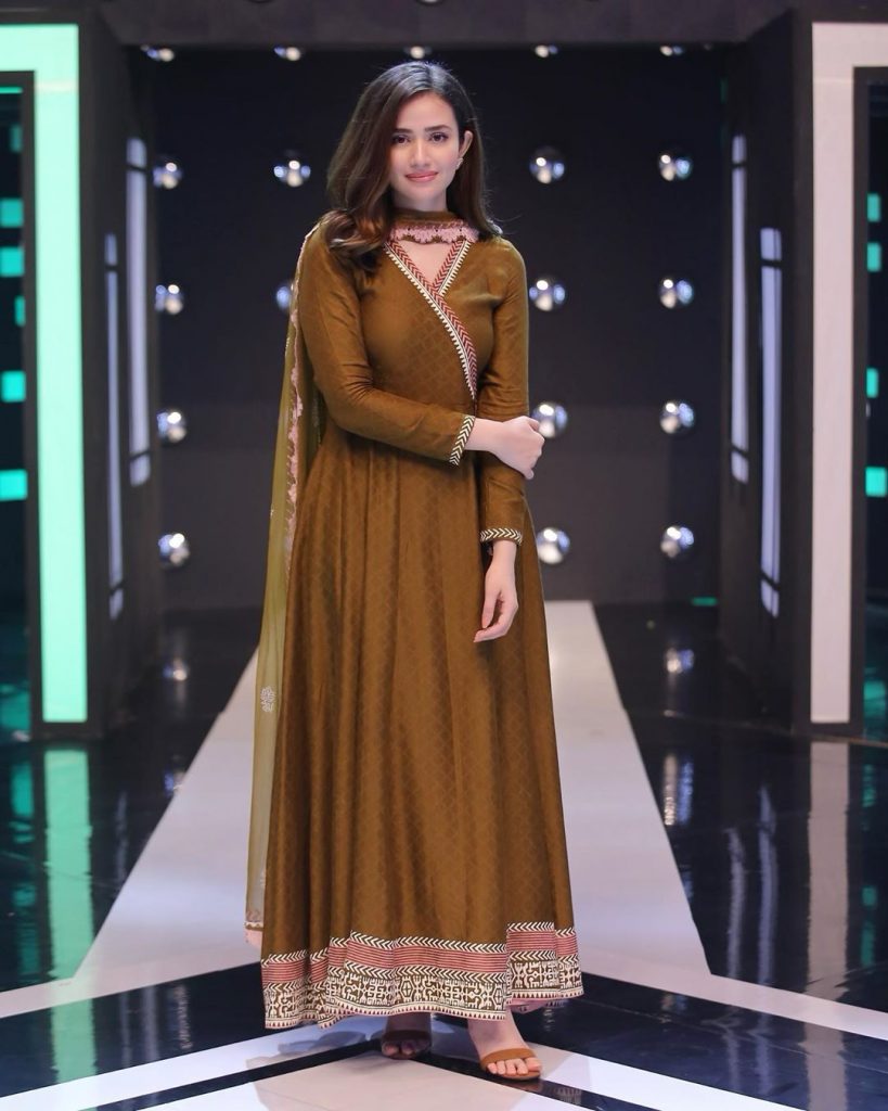 Eastern Outfits of Sana Javed You might Consider for EID - 2020