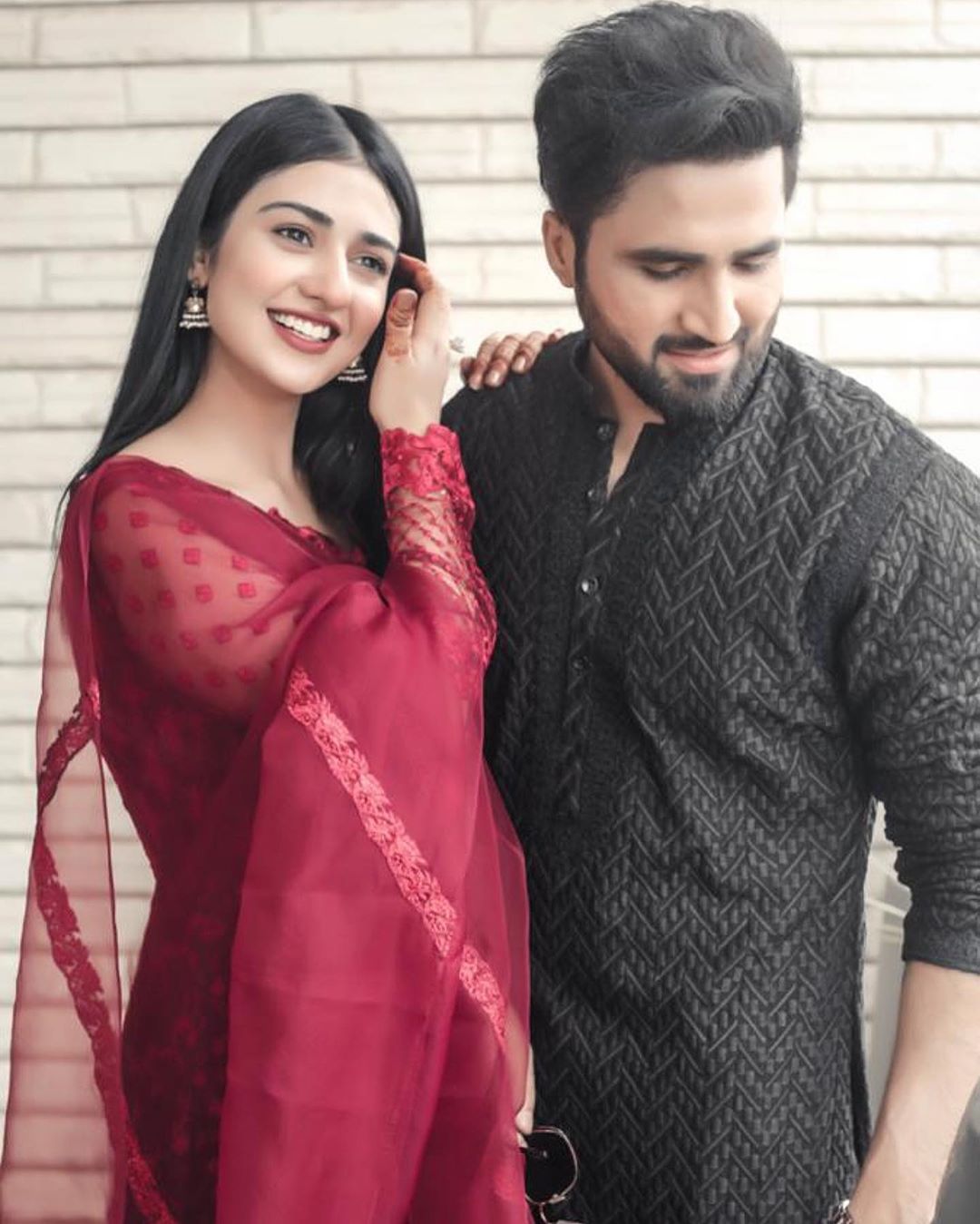 Sarah Khan and Falak Shabir Latest Beautiful Pictures | Reviewit.pk