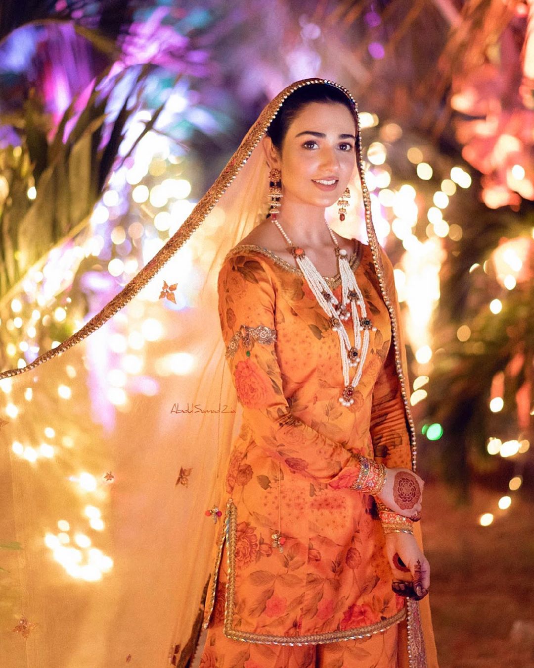 Sarah Khan and Falak Shabbir New Clicks from their Mehndi