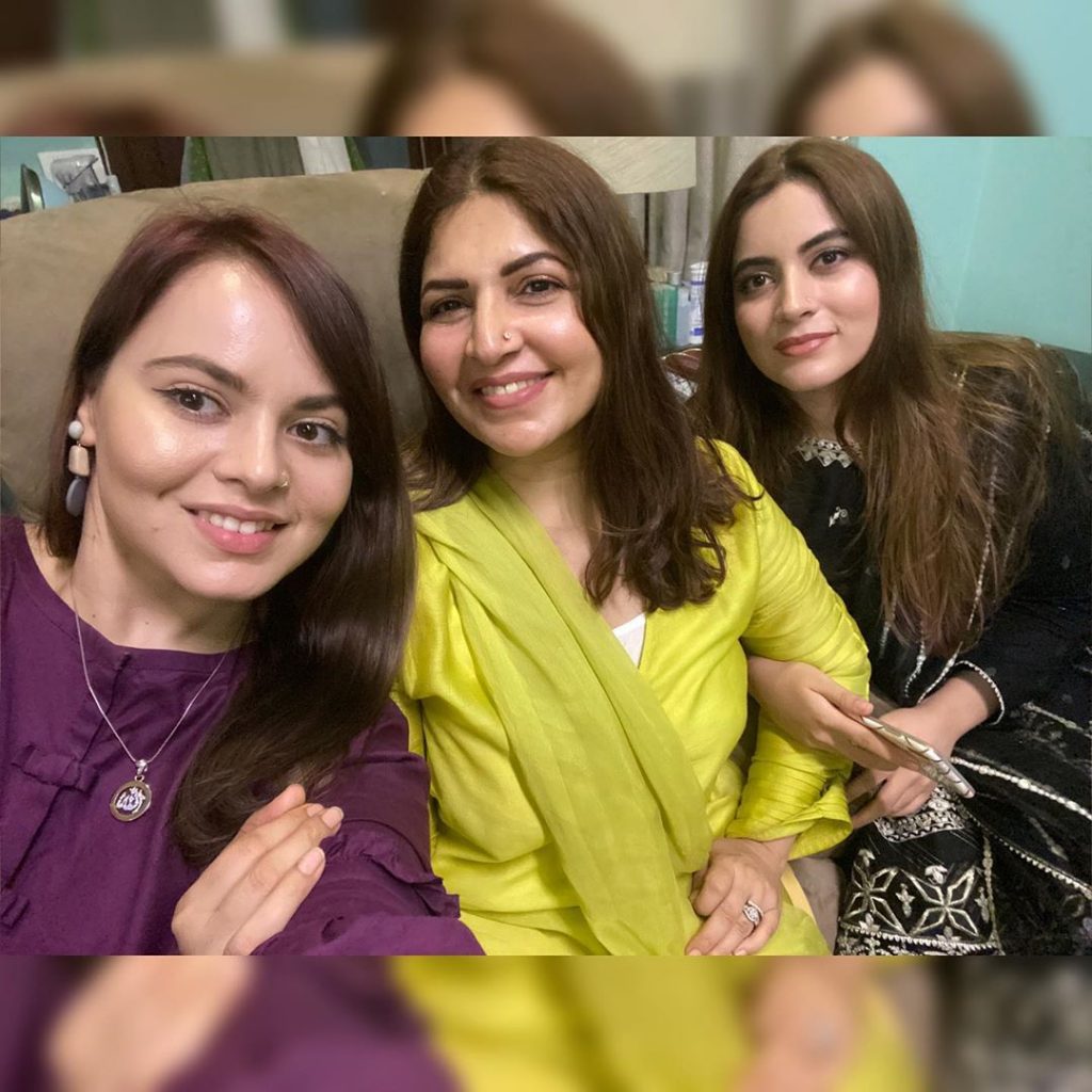 Dazzling Pictures of Shagufta Ejaz with Her Family