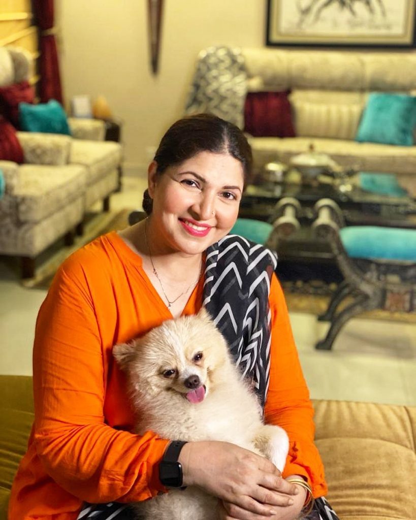 Dazzling Pictures of Shagufta Ejaz with Her Family