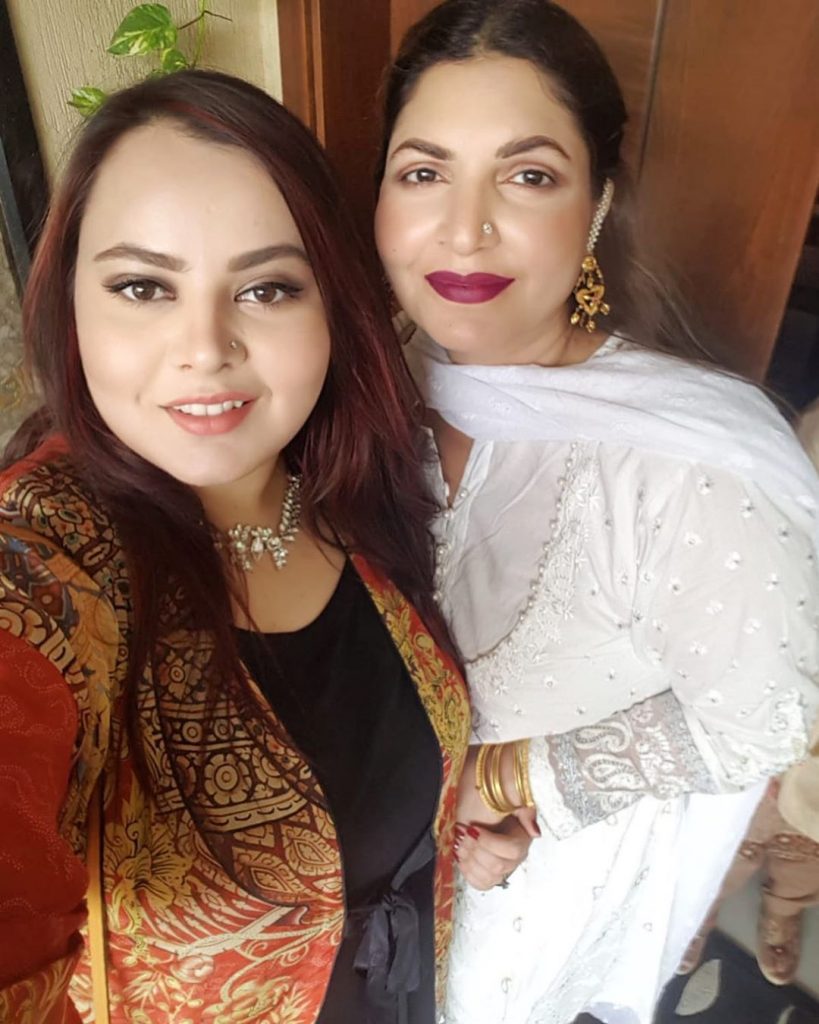 Dazzling Pictures of Shagufta Ejaz with Her Family