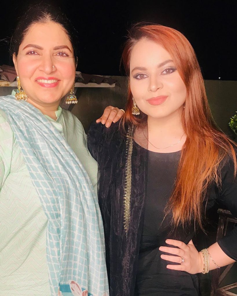 Dazzling Pictures of Shagufta Ejaz with Her Family