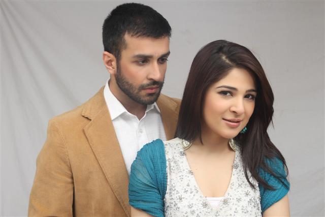 Social Media Claims Junaid Khan Drama Kasak Is A Copy Of Old Pakistani Drama Tanhai