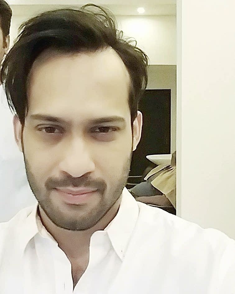 25 Styles of Waqar Zaka That Helped Him Evolved as a Star