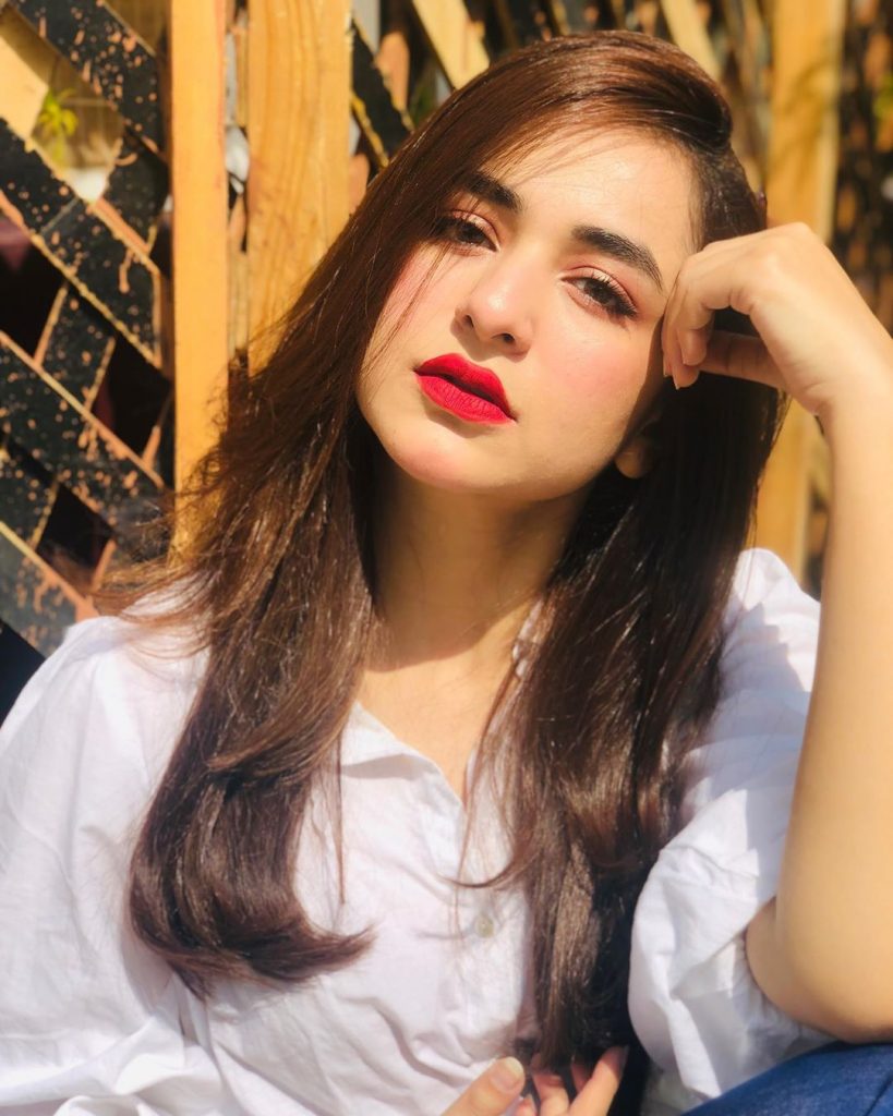 Artistic Pictures of Yumna Zaidi That Are Just Lovely