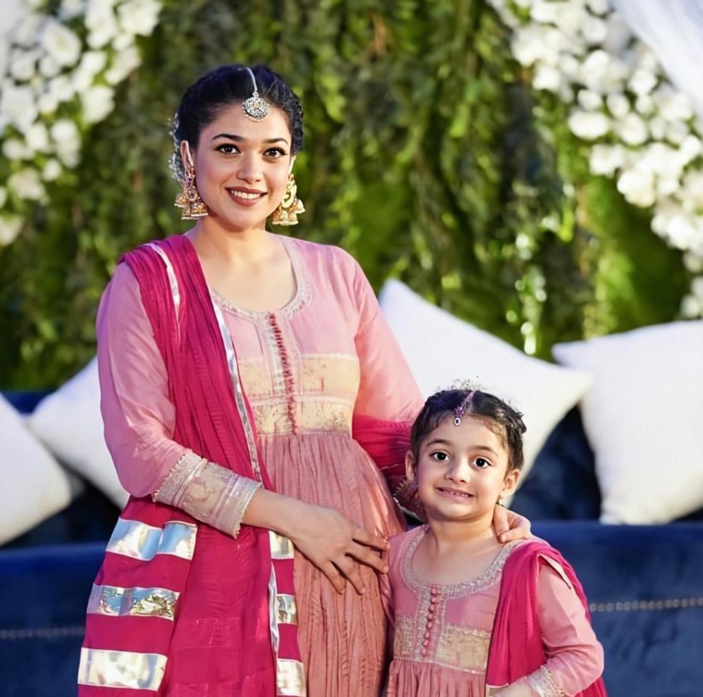 Adorable Video Of Sanam Jung With Daughter