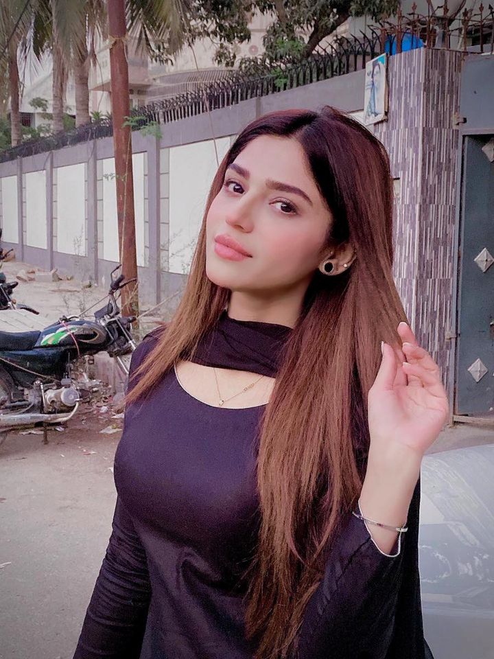 Actress Amna Malick Latest Clicks from Instagram