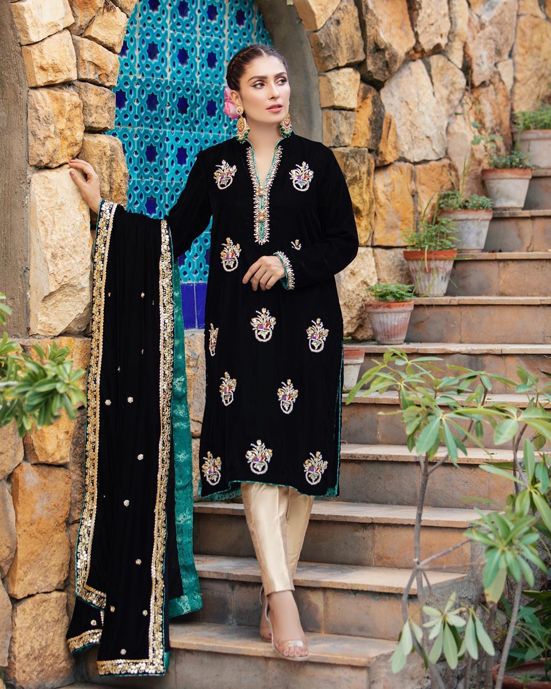 Ayeza Khan is Looking Gorgeous in this Black and Green Dresses by RJ’s Pret