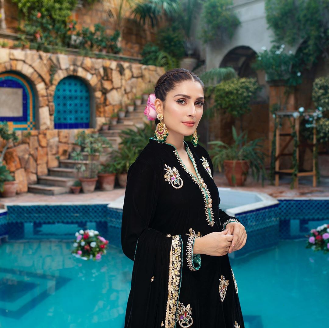 Ayeza Khan is Looking Gorgeous in this Black and Green Dresses by RJ’s Pret