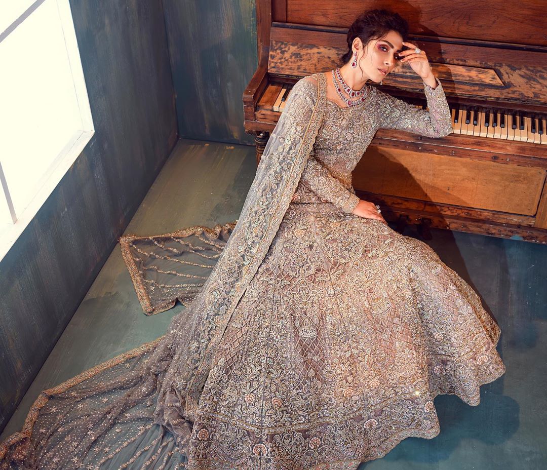 Ayeza Khan New Photo Shoot in Beautiful Dress for Sara Rohale Asghar