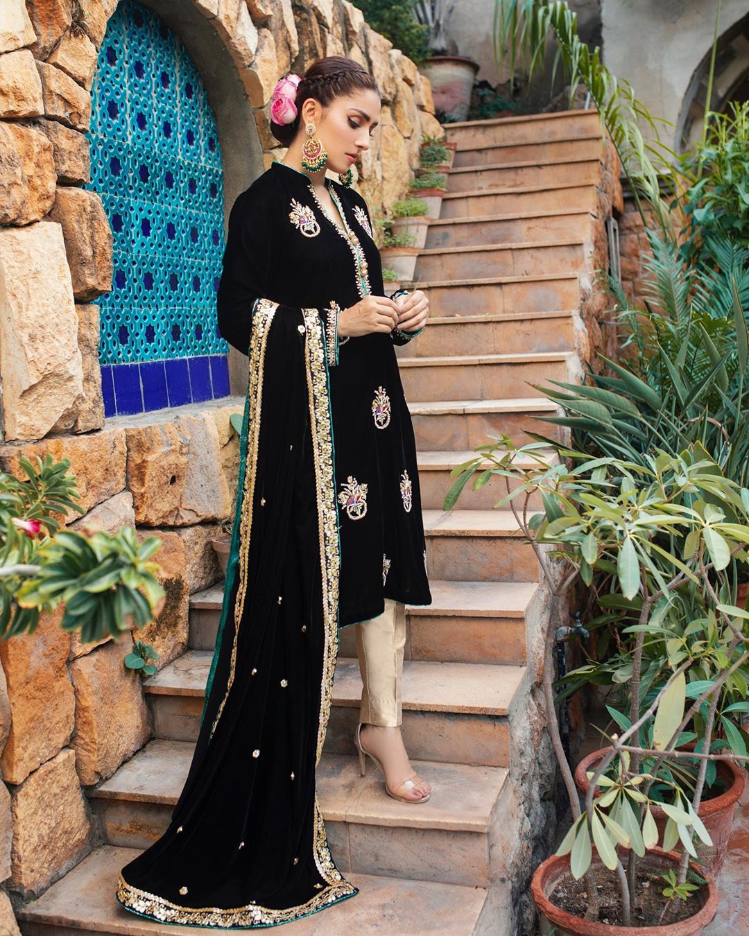 Ayeza Khan is Looking Gorgeous in this Black and Green Dresses by RJ’s Pret