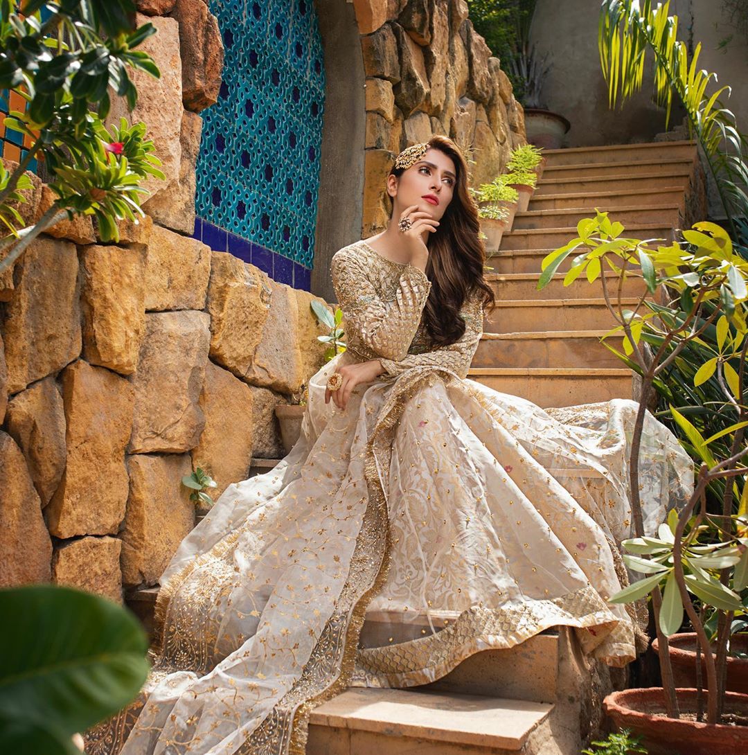 Ayeza Khan Latest Shoot for RJ-Pret