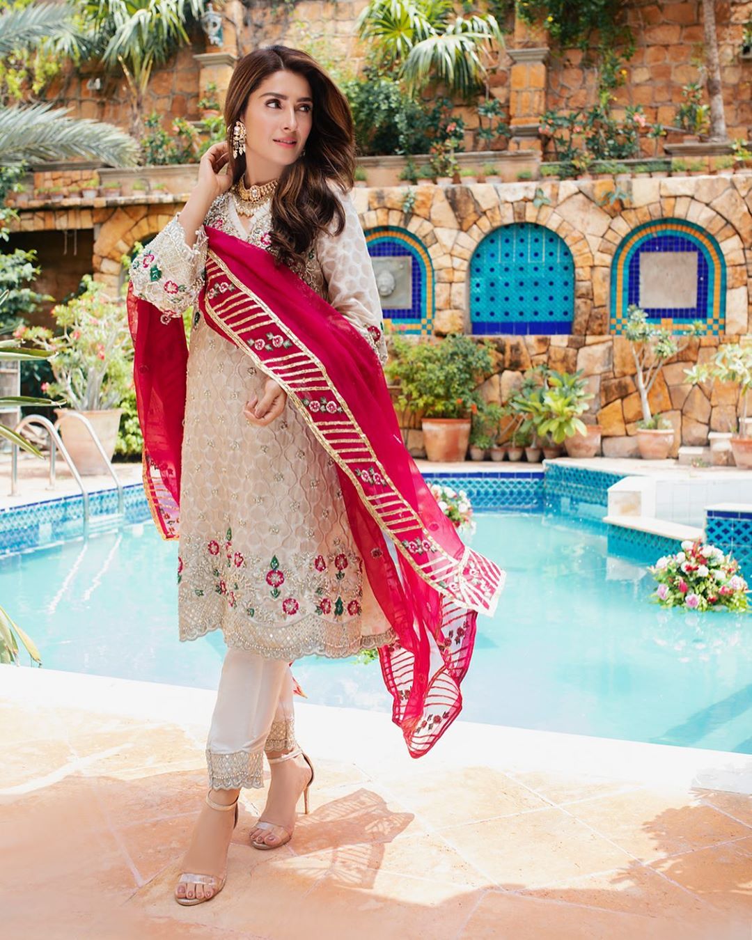 Ayeza Khan Looking Gorgeous in Latest Shoot for RJ’s Pret