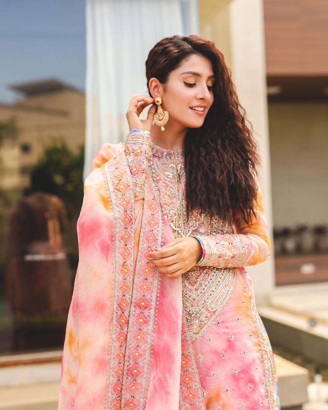 Ayeza Khan looking Gorgeous in Eid Day 2 Pictures