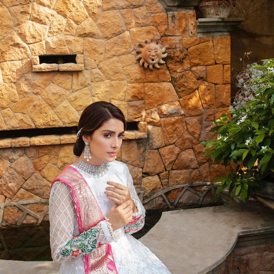 Ayeza Khan Latest Shoot for RJ-Pret