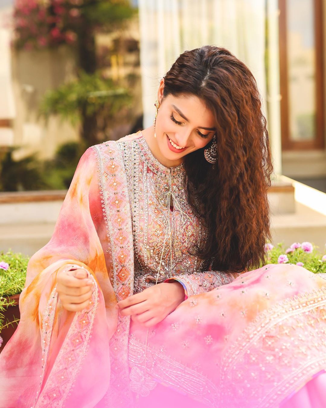 Ayeza Khan looking Gorgeous in Eid Day 2 Pictures