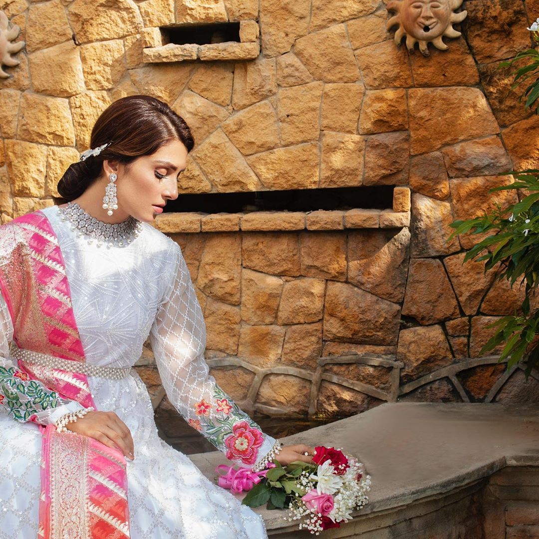 Ayeza Khan Latest Shoot for RJ-Pret