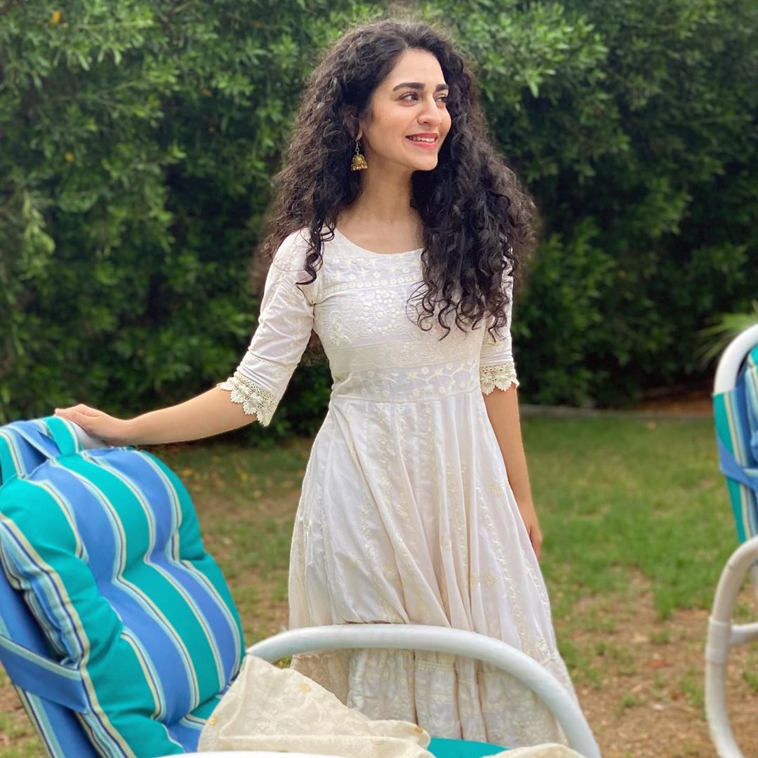Hajra Yamin Beautiful Picture Collection from her Instagram