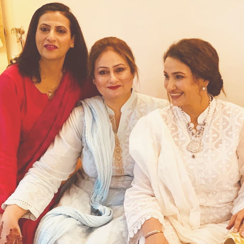 Here Are Happy Pictures Of Saba Faisal With Her Family