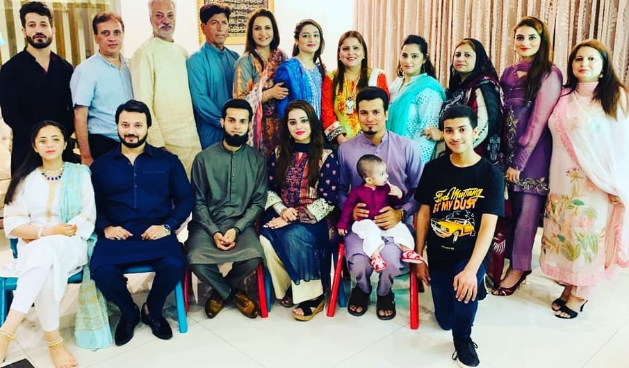 Here Are Happy Pictures Of Saba Faisal With Her Family