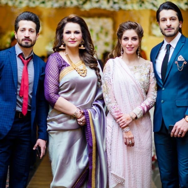 Here Are Happy Pictures Of Saba Faisal With Her Family