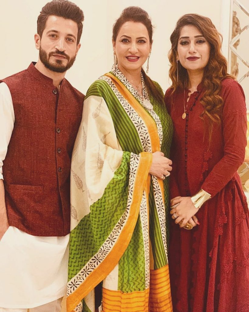 Here Are Happy Pictures Of Saba Faisal With Her Family