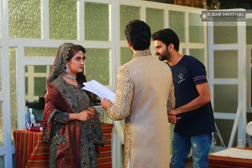 Hiba Bukhari Latest Pictures From The Set Of Dewangi