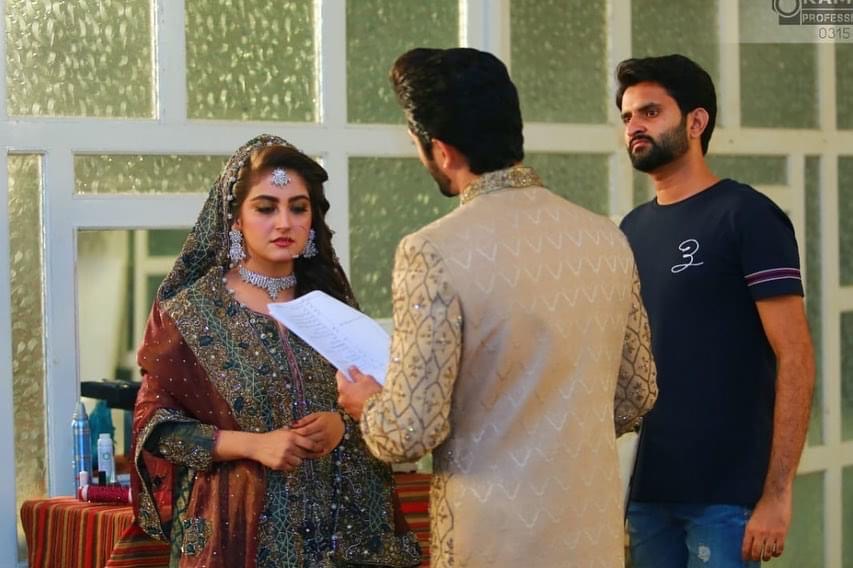 Hiba Bukhari Latest Pictures From The Set Of Dewangi