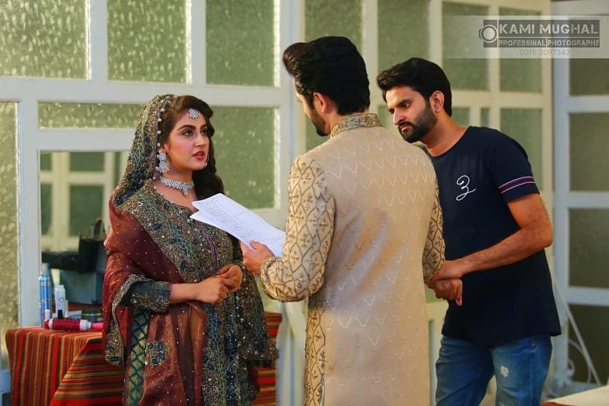 Hiba Bukhari Latest Pictures From The Set Of Dewangi