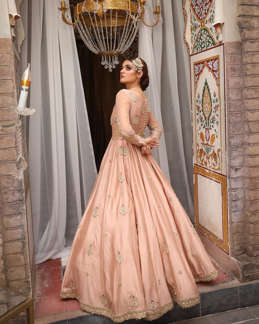 Hira Mani is Looking Beautiful and Gorgeous in Her Latest Bridal Shoot