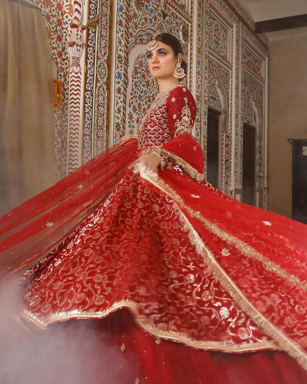 Hira Mani is Looking Beautiful and Gorgeous in Her Latest Bridal Shoot