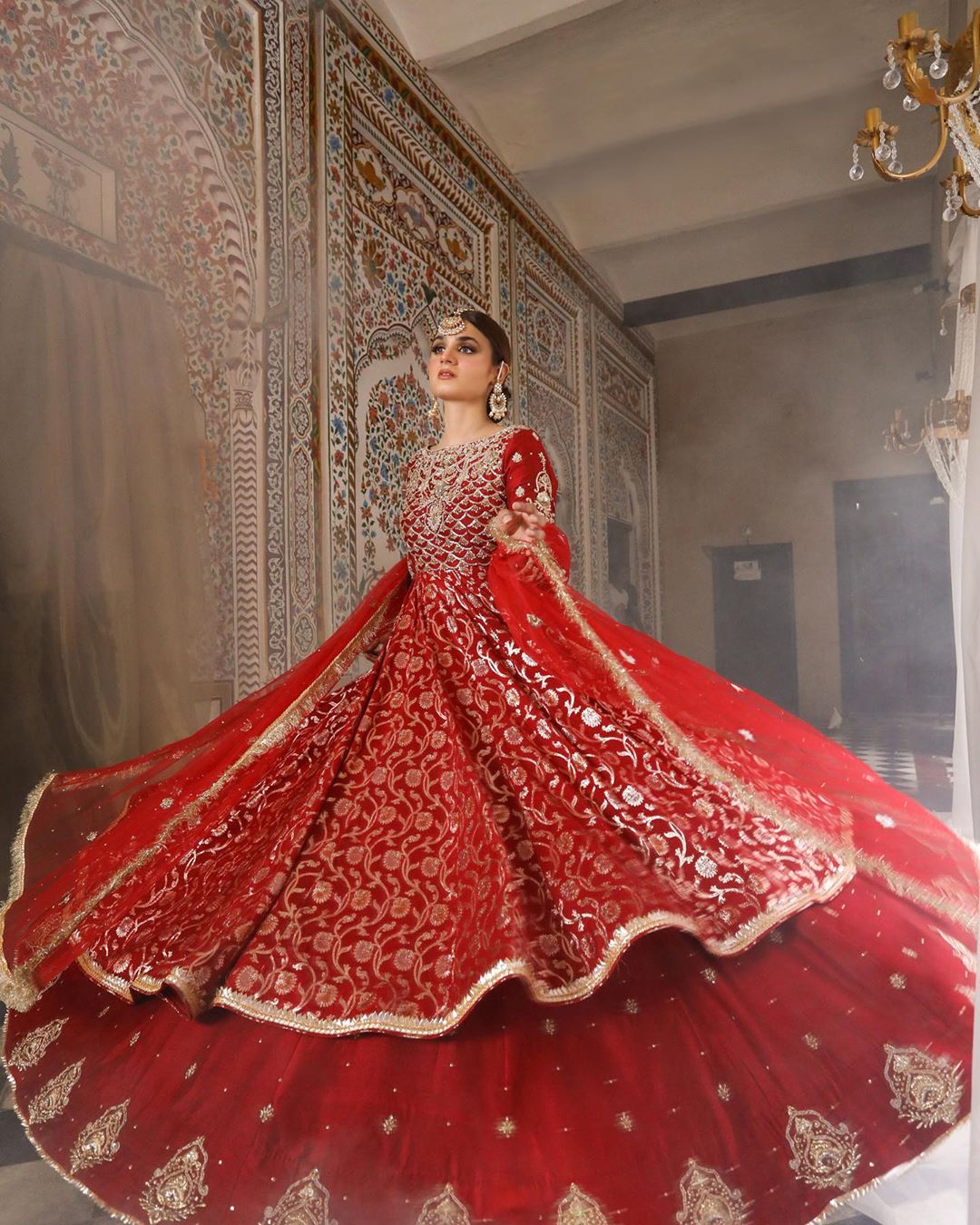 Hira Mani is Looking Beautiful and Gorgeous in Her Latest Bridal Shoot