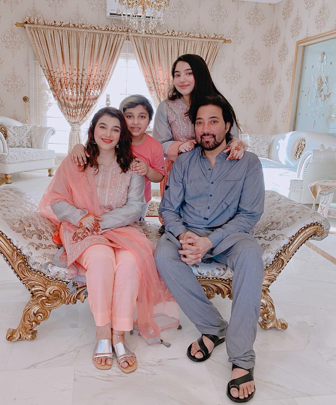 Javeria and Saud Eid Pictures with Family
