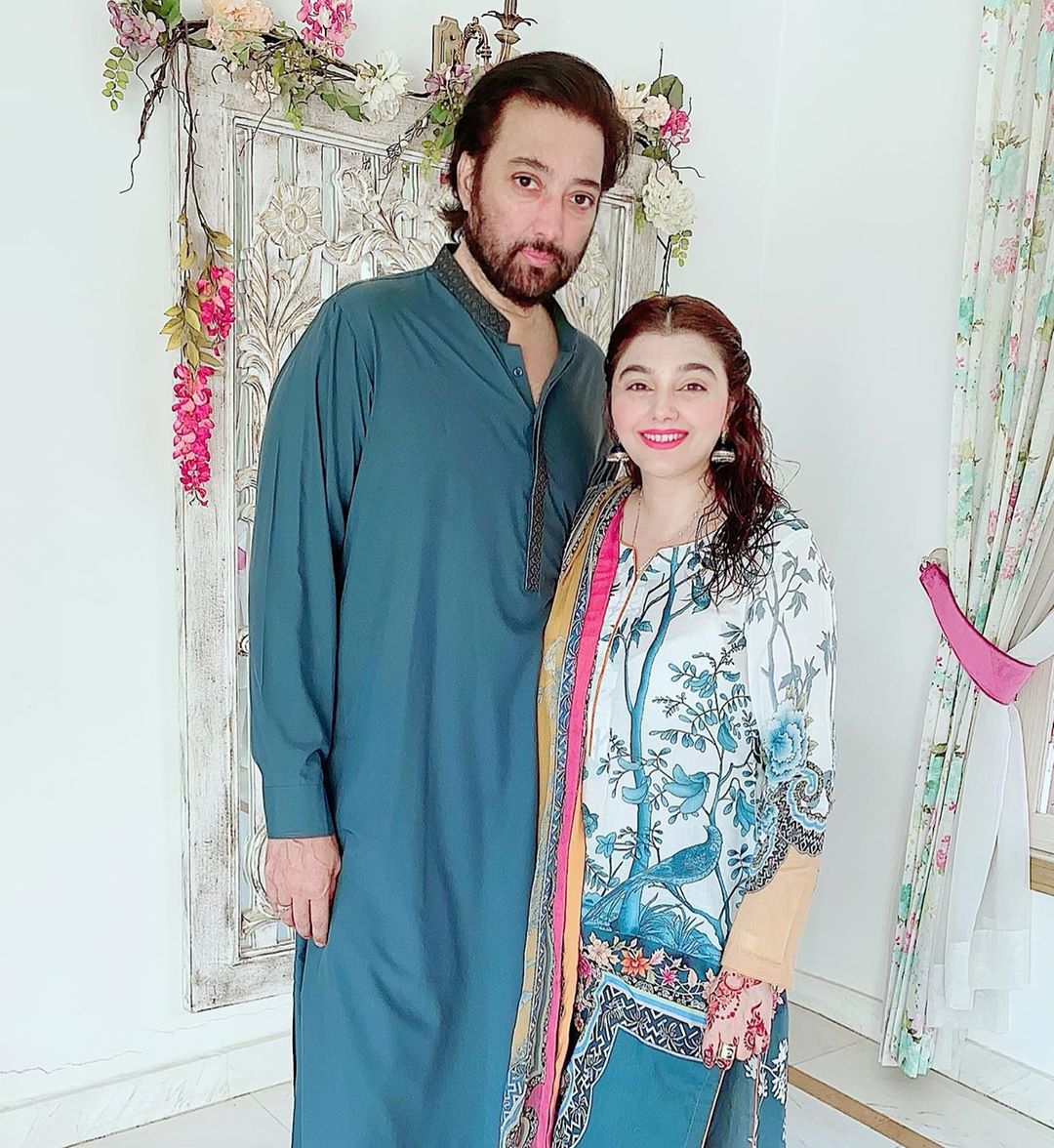 Javeria and Saud Eid Pictures with Family