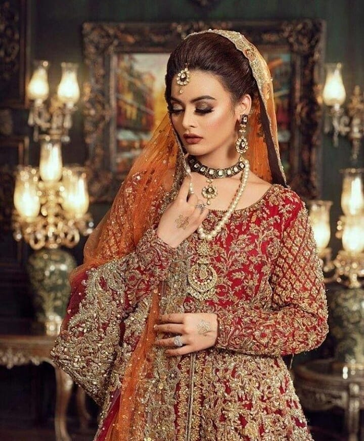 Minal Khan Looks Extraordinarily Stunning In Bridal Shoot