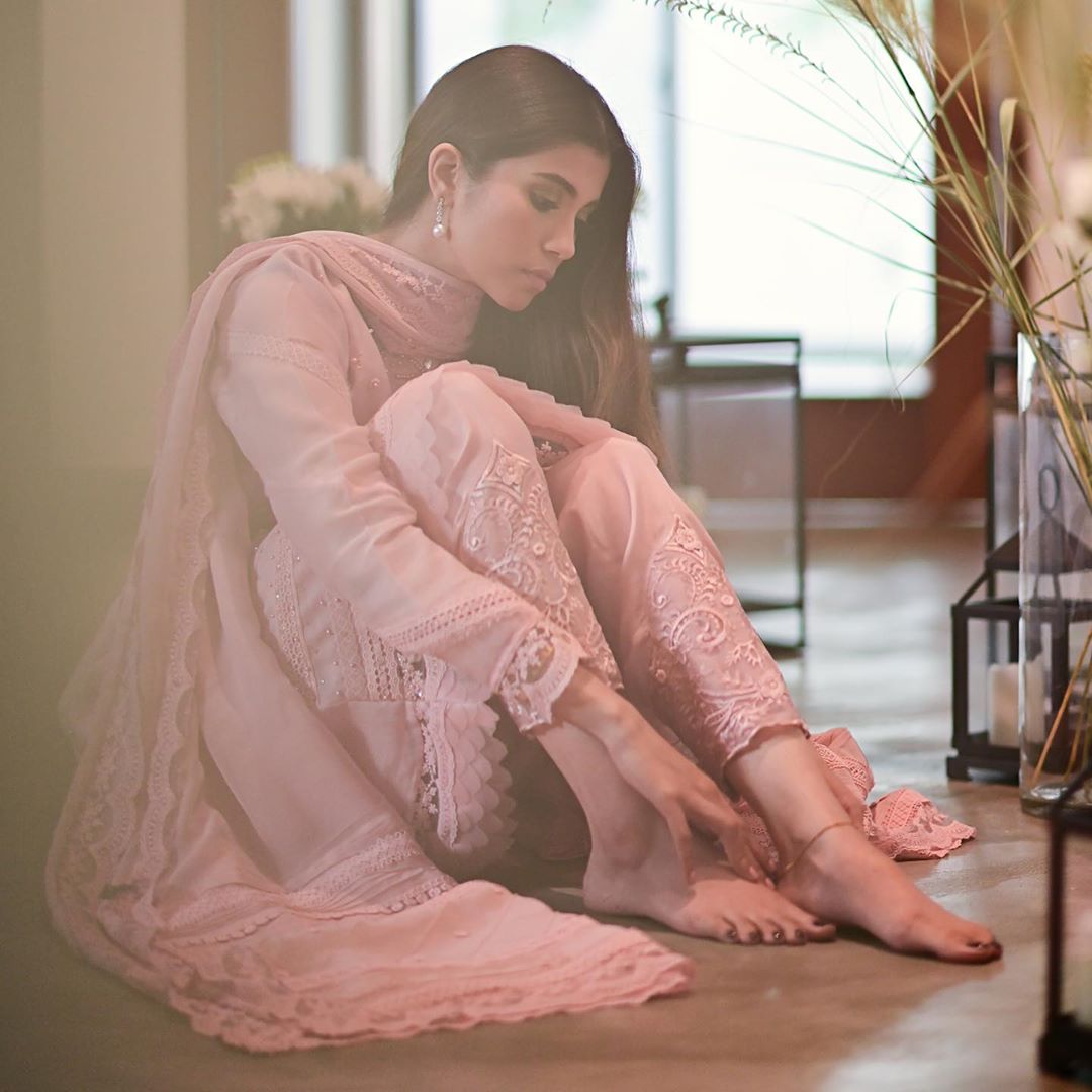 Actress Minna Rubina Tariq Bridal Photo Shoot for Elan