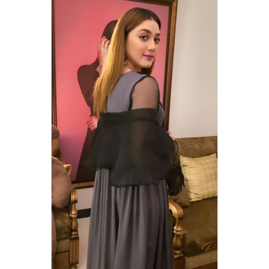 Actress Momina Iqbal Latest Beautiful Pictures