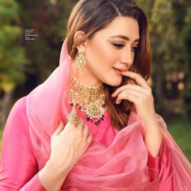 Actress Momina Iqbal Latest Beautiful Pictures | Reviewit.pk