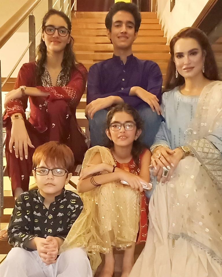 Nadia Hussain Latest Pictures with her Family