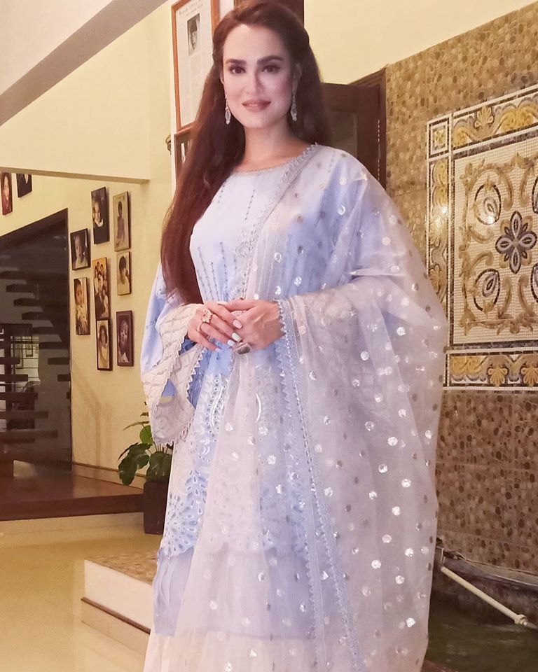 Nadia Hussain Latest Pictures with her Family